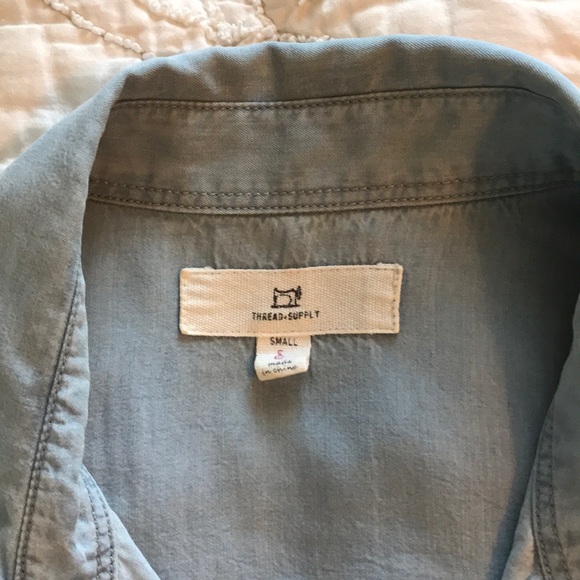 Beautiful soft button down - Picture 3 of 3